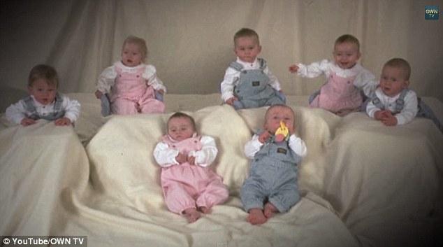 Ezek a csecsemők 9 héttel korábban születtek. Így néznek ki most 20 évvel később a világ első hetes ikrei 