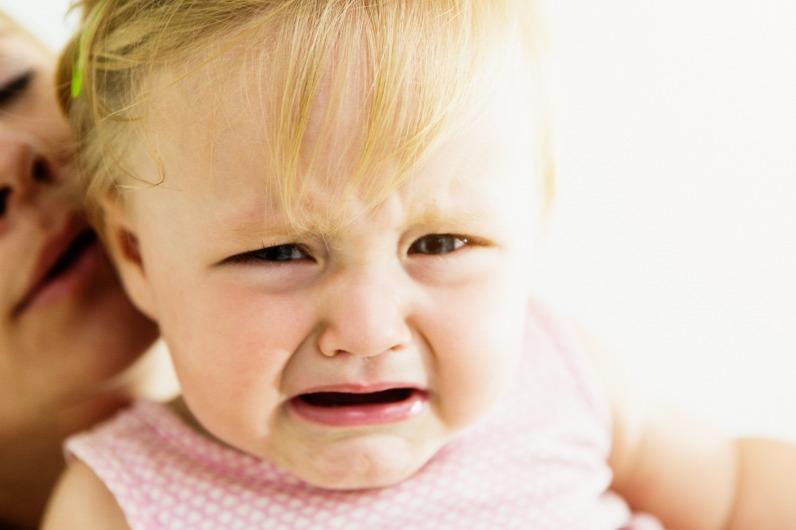 A kisbabád nyilván azért sír, mert szemétkedni akar veled!