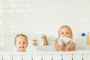 Kell-e minden nap fürdeni, vagy felesleges? A gyermekorvos elmondja