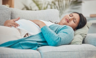 Hasi fájdalom a terhesség alatt: ebben a 3 esetben azonnal fordulj orvoshoz!