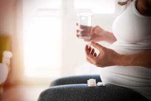 Fájdalomcsillapító szedése a terhesség alatt: mégis biztonságos a paracetamol?