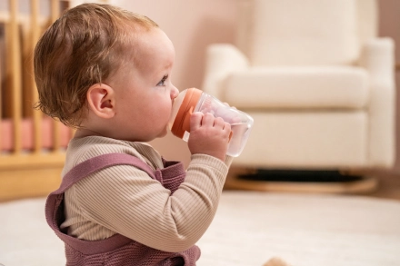 Hozzátáplálás: Az első lépések és a tanulópoharak szerepe