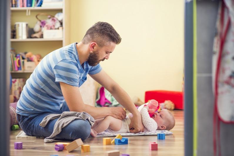 Amikor a kispapa kiszorul a baba életéből