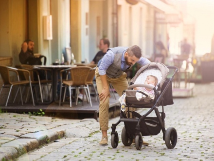 MIRE JÓ EGY BABA... ÉS MIRE NEM? – EGY CSECSEMŐ ÉDESAPJÁNAK BÜFIJEI ÉS BUKÁSAI