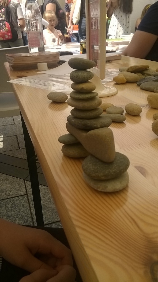 VR szemüveg, 3D-s bélyeg, inuksuk építés – avagy játékos múzeumpedagógiai foglalkozások Gyereknapon