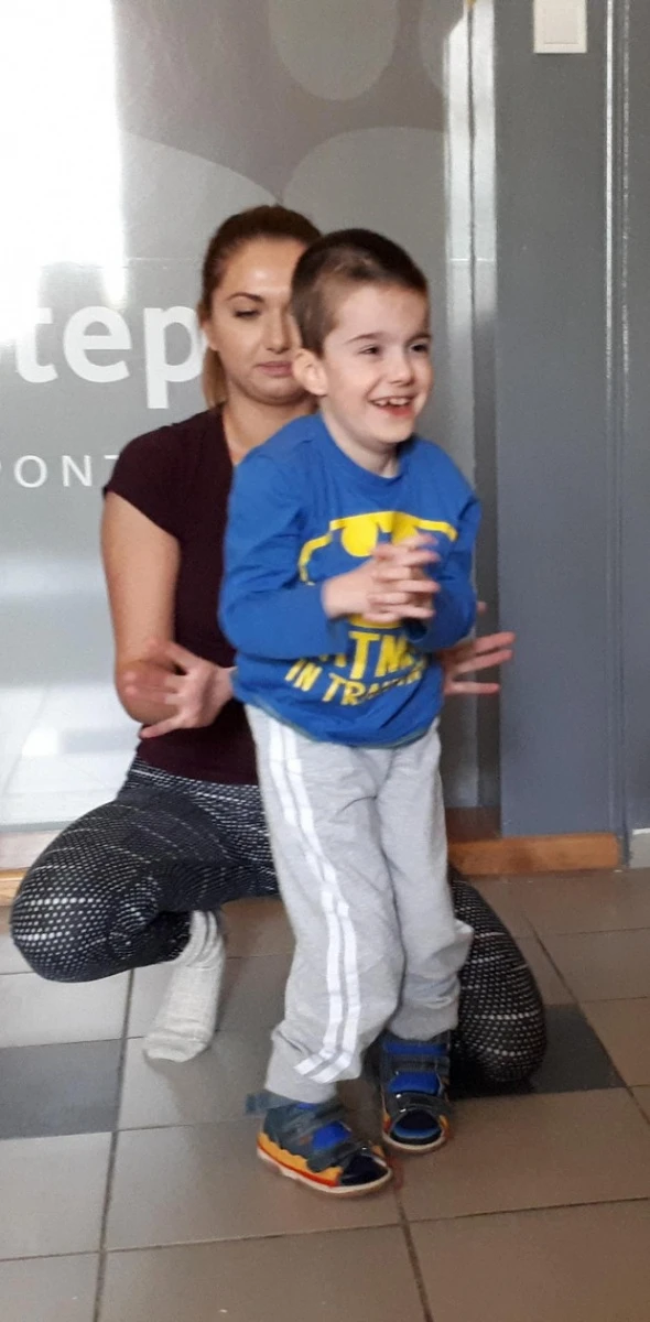 Egy kisfiú szívszorító küzdelme: hatodik műtétjén van túl a 8 éves Rolika – fotók