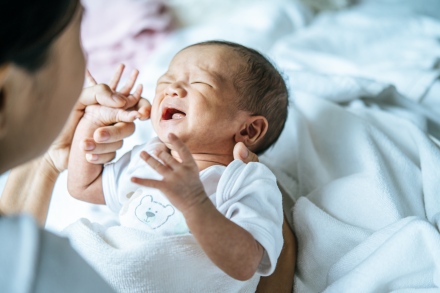 Majdnem kétszeres egy édesanya depressziós tüneteinek kockázata, ha kisbabája gyakran nyűgös – egy kutatás eredményei