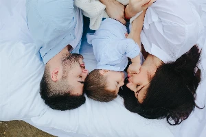 Egy ágyban a gyerekkel, de meddig?