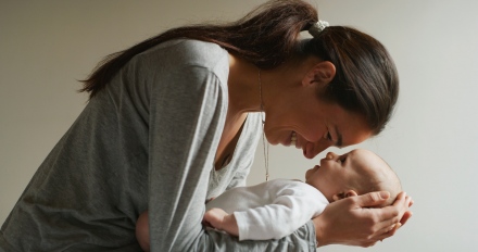 ÍGY HAT AZ ANYA HANGJA A BABÁRA: MÉG GYÓGYÍTHATJA IS!