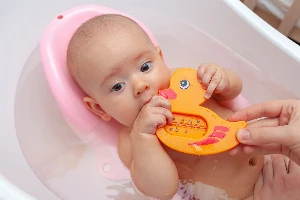 Tanácsok a zökkenőmentes babafürdetéshez