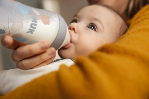 Kombinált etetés: mikor és hogyan érdemes bevezetni?